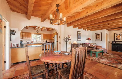 El Prado Casa | 25 min to Ski | views | Firepit | Privacy