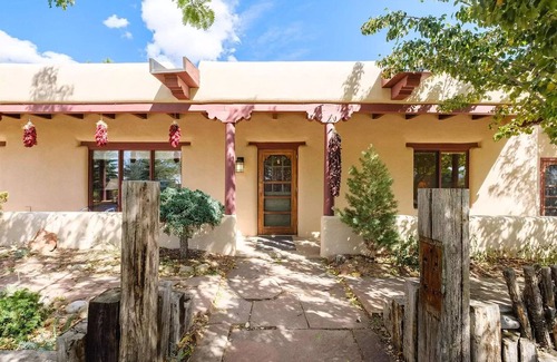 El Prado Casa | 25 min to Ski | views | Firepit | Privacy