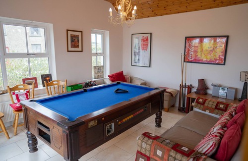 Ballycastle Casa | 25 mins from Open Golf Portrush 2025. Large Family Friendly House, Sleeps 8.