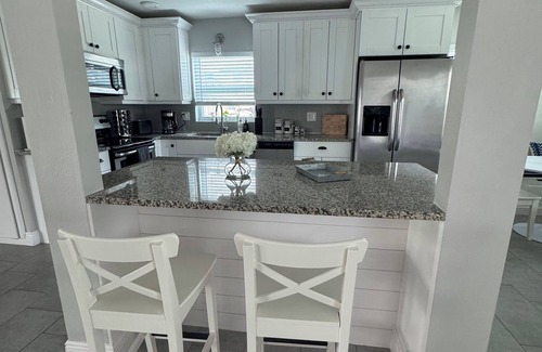 Ridge Wood Heights Casa | 25% off in Oct - SandyFeet - family-friendly, private heated pool, 5 mi to beach