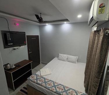 Mukundapur Casa | 25th Lantern Guest House