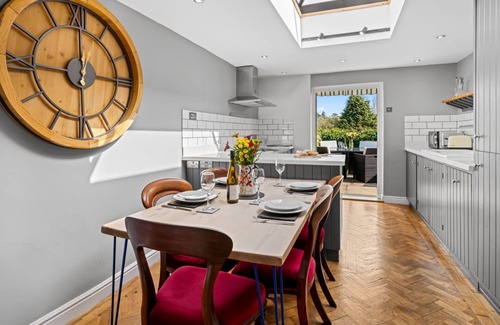 Malmesbury Cabaña | Capacidad para 4 personas en 2 habitaciones.