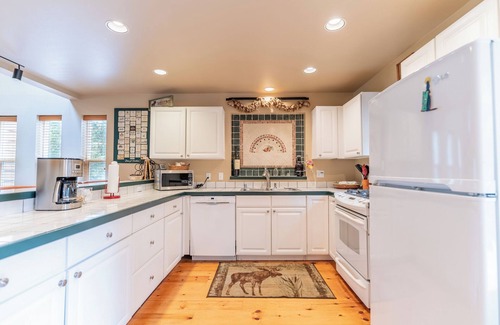 Valley of the Blue Cabaña | 281 Sally Circle by Summit County Mountain Retreats