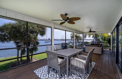 Fort Myers Beach Casa | 295 Ostego Dr - Gorgeous Bay Front Home home