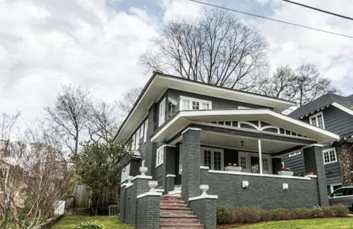 Birmingham Casa | 29th Street Trendy Lakeview Craftsman 8