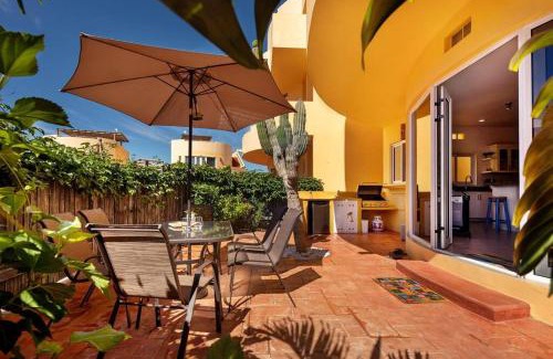 Cerritos Apartamento | 2A, Cerritos, brand new condo steps from the ocean