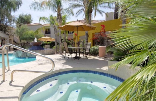Central Scottsdale Condominio | Condominio recientemente remodelado 2B / 2B