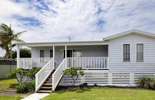 Swansea Casa | 2B at Swansea - cosy cottage, outdoor pet friendly