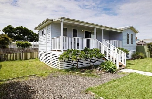 Swansea Casa | 2B at Swansea - cosy cottage, outdoor pet friendly