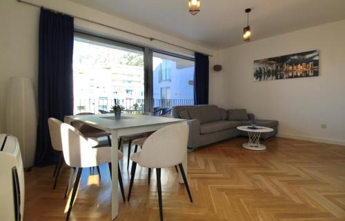 Dobrota Apartamento | 2bd New Dobrota Apt with Bay Views