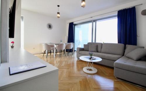 Dobrota Apartamento | 2bd New Dobrota Apt with Bay Views