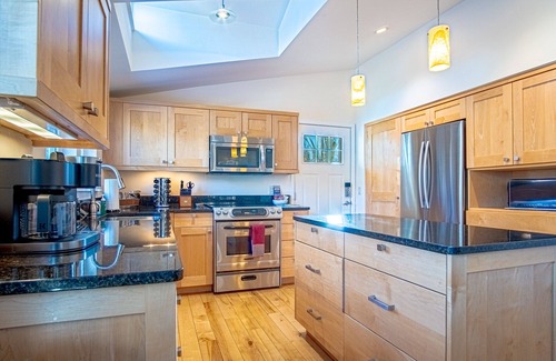 Elkhorn Village Condominio | 2BD Ranch Condo - Walk to FREE Elkhorn Resort Amenities