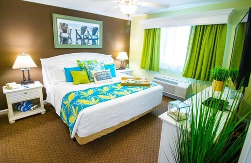 Surfside Beach Complejo | 2BD/Surfside Beach - Cozy Resort by Grand Strand with Pools, Cabanas, and More!