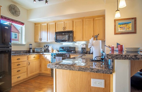 Hailey Condominio | 2BD Sweetwater Condo - Community Park, Pool + Hot Tub