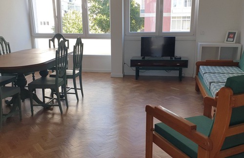 Lumiar Apartamento | 2BDR Flat 5min walk to subway & green park