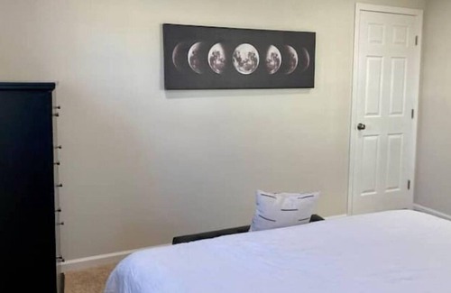 Lake Ridge Apartamento | 2Bed 1 bath new lower apartment