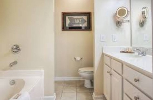 Santee Complejo | 2Bed/2Bath Deluxe at Lake Marion!