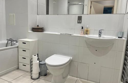 Queen's Park Apartamento | 2Bed Apt in Vibrant Queens Park