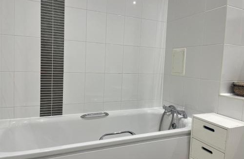 Queen's Park Apartamento | 2Bed Apt in Vibrant Queens Park