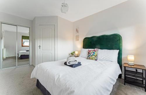 East End Apartamento | 2Bed City Central East End Gem with Free Parking