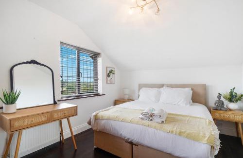 Brunel Casa | 2Bedroom 2 King4 Single 2Sofa Beds Parking x3 Garden & Patio