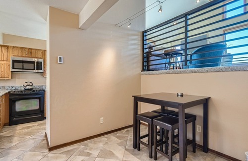 Dillon Casa | 2bedroom+Loft Private Entry, Lake Views, Amazing Location, Near all Ski Resorts 3 Townhouse by RedAwning