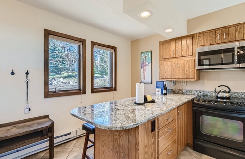 Dillon Casa | 2bedroom+Loft Private Entry, Lake Views, Amazing Location, Near all Ski Resorts 3 Townhouse by RedAwning