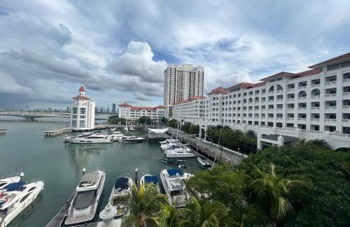 Seri Tanjung Pinang Apartamento | 2Beds Seaview Straits Quay comes with Carpark and Hothub