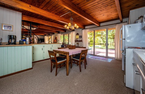 Helmsburg Cabina | 2BR, 1.5BA