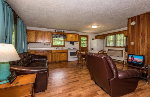 Kurtz Cabaña | Meadow View Vacation Cottage