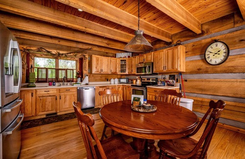 Gnaw Bone Cabina | Stonehead Ridge Log Cabin