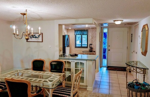 Folly Field Condominio | 2BR/2BA Luxury Oceanfront Condo