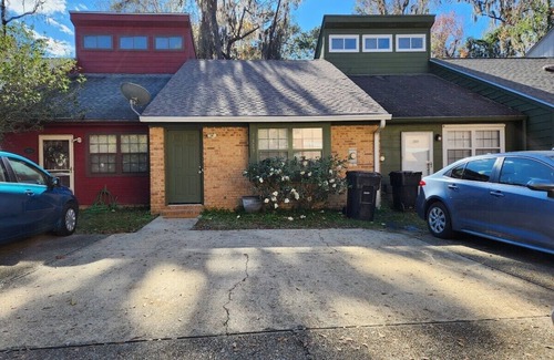 Tallahassee Casa | 2BR 2BA Only 3 miles to the Capitol Near Park Ave