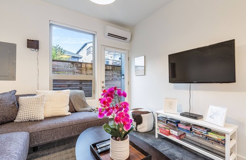 West Woodland Casa | 2BR 2BA The Ballard Modish, Seattle Location with rooftop view