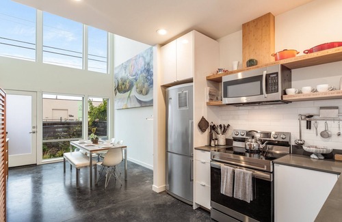 West Woodland Casa | 2BR 2BA The Ballard Modish, Seattle Location with rooftop view