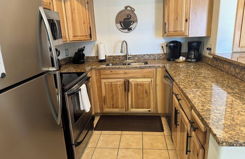 Mesquite Condominio | ¡NUEVO LISTADO! 2BR + 2 baños completos, unidad final, planta baja, vista espectacular!