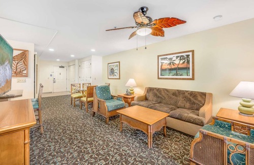 Kihei Condominio | 2BR Apt near Kam 1 Beach, Pool, Hot Tub, Gym