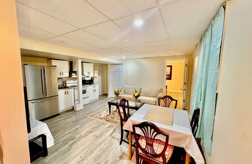 York Regional Municipality Apartamento | 2BR Basement Apt in Newmarket