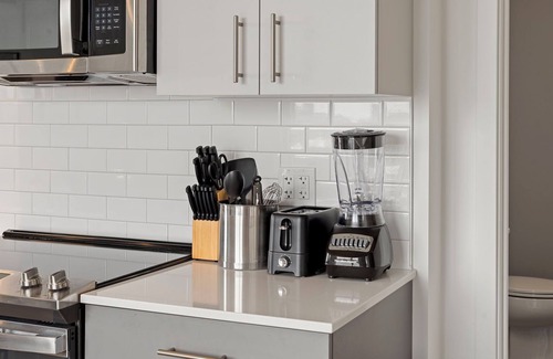 River North Hotel | 2BR City Escape