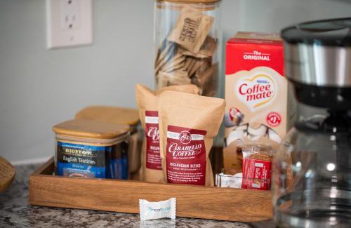 Williamstown Apartamento | 2BR Condo Near Ark for 6 Guests - Free Parking