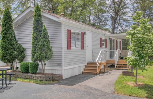 Gatlinburg - Pigeon Forge Alquiler De RV | 2BR Cottage accessible to Pigeon Forge Trolley