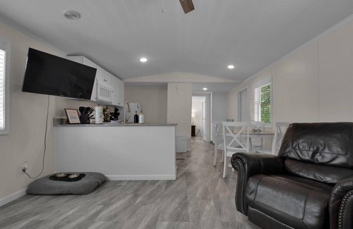 Gatlinburg - Pigeon Forge Alquiler De RV | 2BR Cottage Retreat in Pigeon Forge