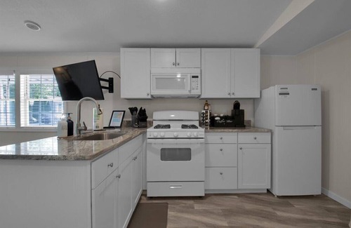 Gatlinburg - Pigeon Forge Alquiler De RV | 2BR Cottage Retreat in Pigeon Forge