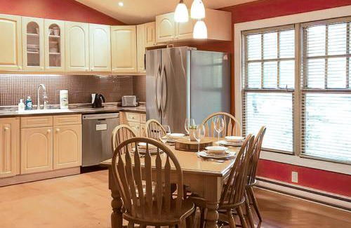 Tobermory Casa | 2BR Cottage Surrounded by Nature