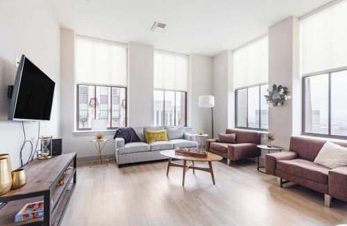 Downtown Baltimore Apartamento | 2BR Distinguished Apartment Rooftop Deck & Gym