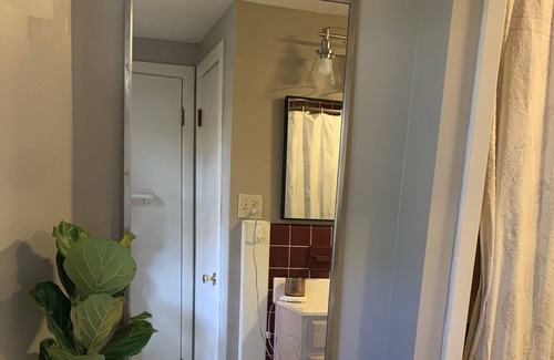 Murphysboro Apartamento | 2br Guest Suite In Town on 4 Acre Private Estate