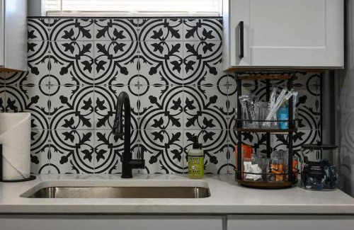 Blue Springs Apartamento | 2BR Home KC Stadiums Great Location I-70