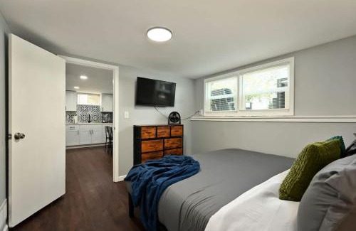 Blue Springs Apartamento | 2BR Home KC Stadiums Great Location I-70