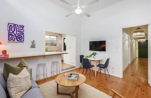 Yarraville Casa | 2BR Home with Private Backyard, Free Parking, Fast Wi-Fi - 3-Min Walk to Yarraville Village