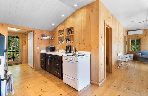 Nobleboro Cabina | 2BR Maine Camp with Dock, Lake Access & Air Conditioning
